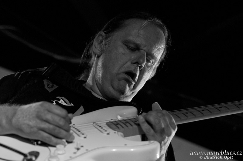WALTER TROUT_037