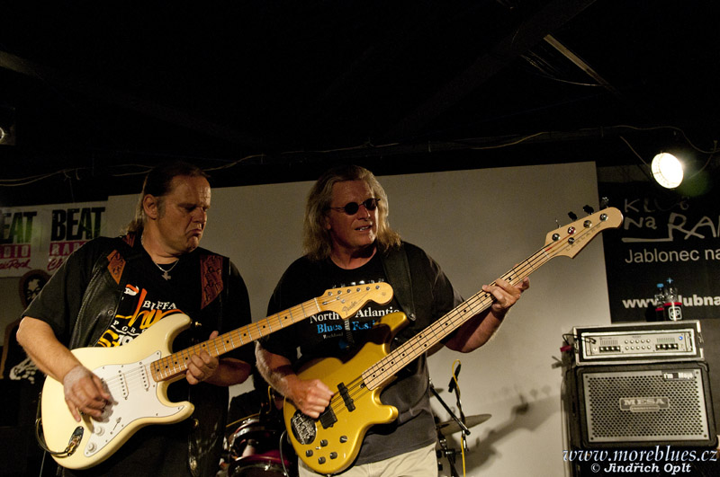 WALTER TROUT_099