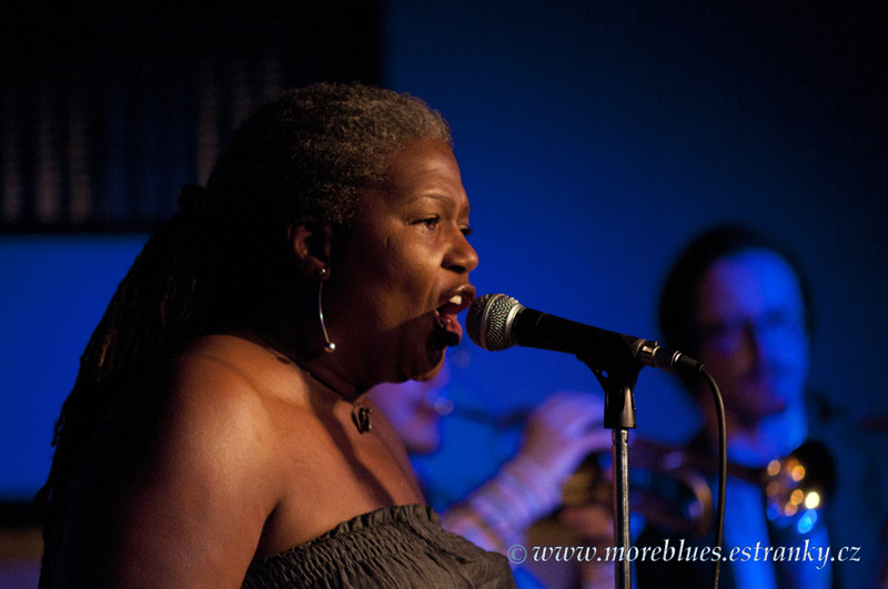 SHARON LEWIS & JAN KOŘÍNEK AND GROOVE_027.jpg