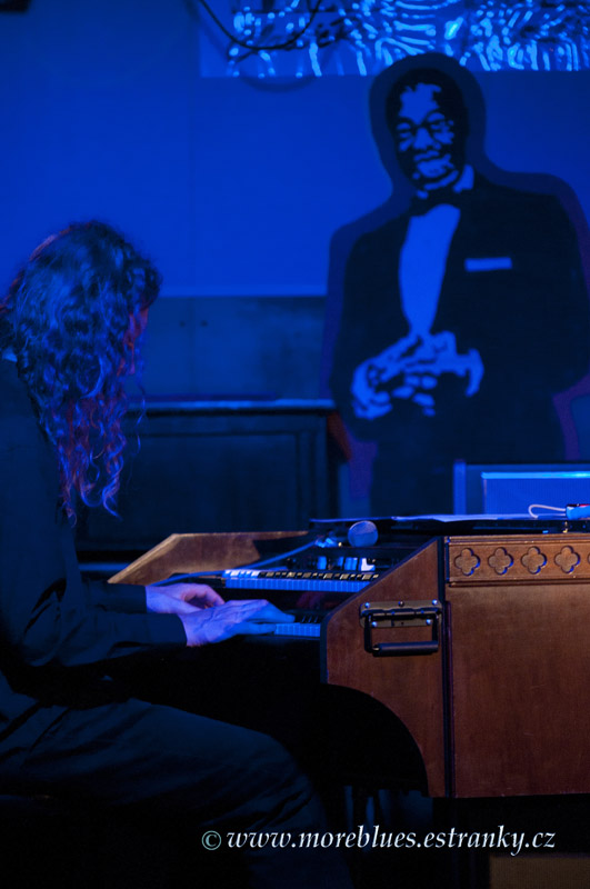 SHARON LEWIS & JAN KOŘÍNEK AND GROOVE_038.jpg