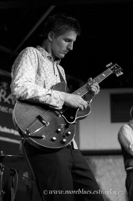 SHARON LEWIS & JAN KOŘÍNEK AND GROOVE_066.jpg