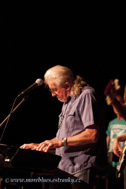 JOHN MAYALL_20.jpg