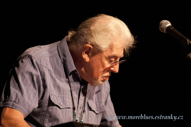 JOHN MAYALL_35.jpg