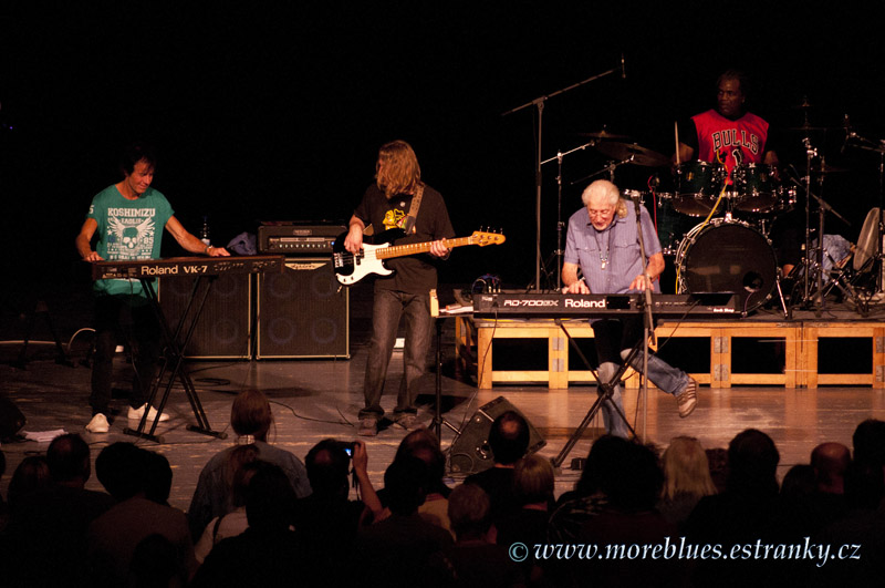 JOHN MAYALL_80.jpg