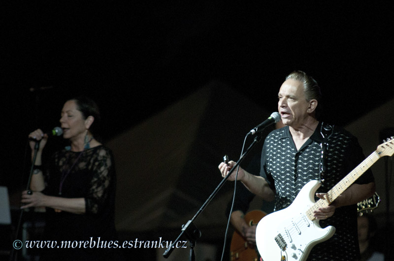 JIMMIE VAUGHAN_30.jpg