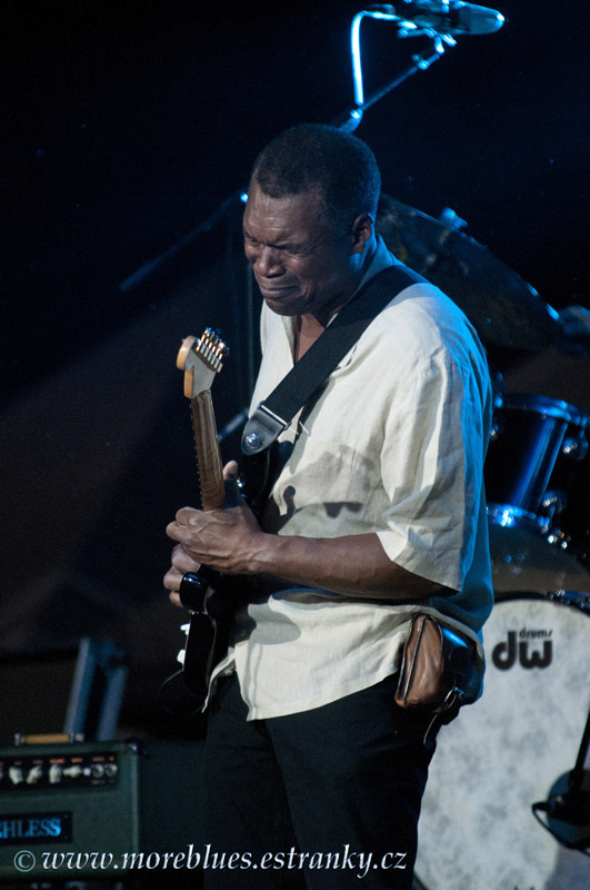 ROBERT CRAY BAND_12.jpg