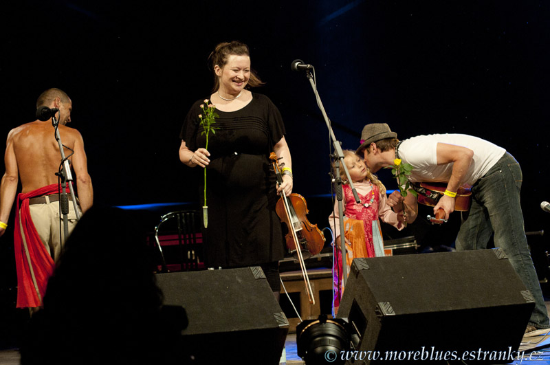 ELIZA CARTHY & AIDAN CURRAN_18.jpg