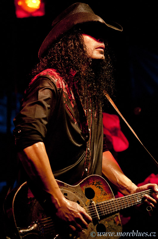 ERIC SARDINAS & BIG MOTOR_42