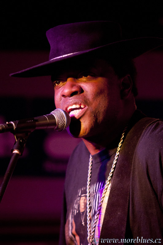 CARVIN JONES BAND_07