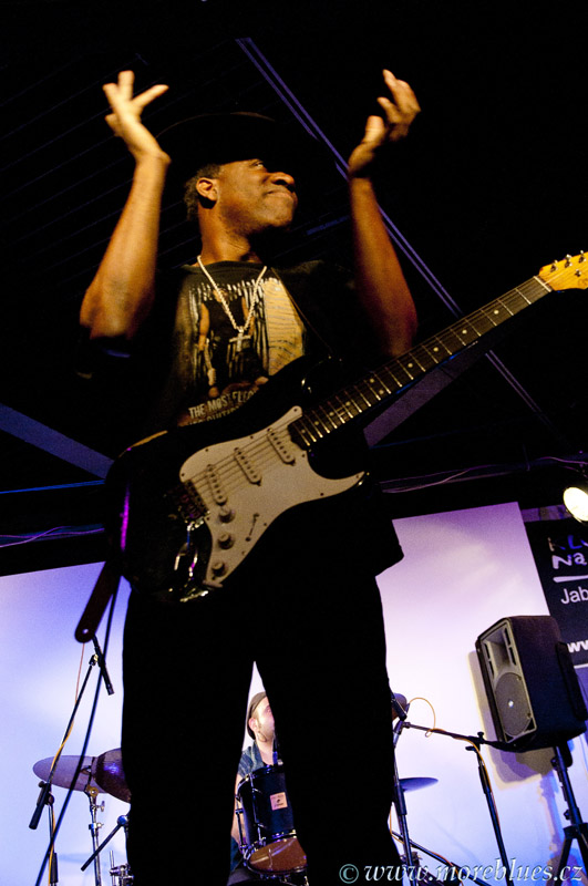 CARVIN JONES BAND_29