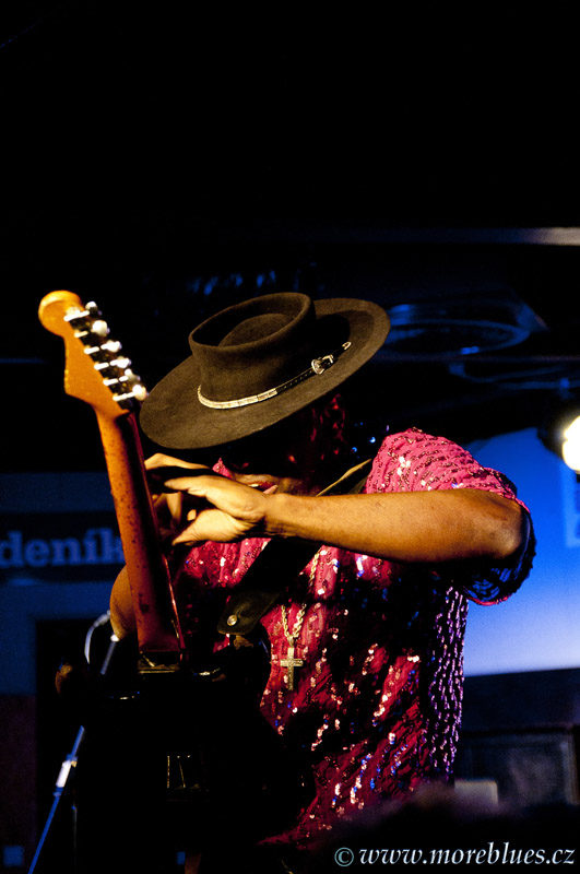 CARVIN JONES BAND_57