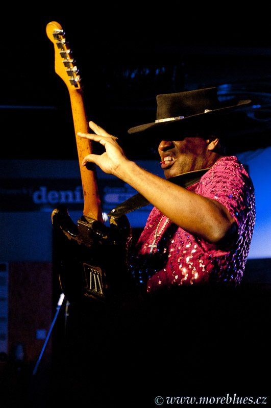 CARVIN JONES BAND_59