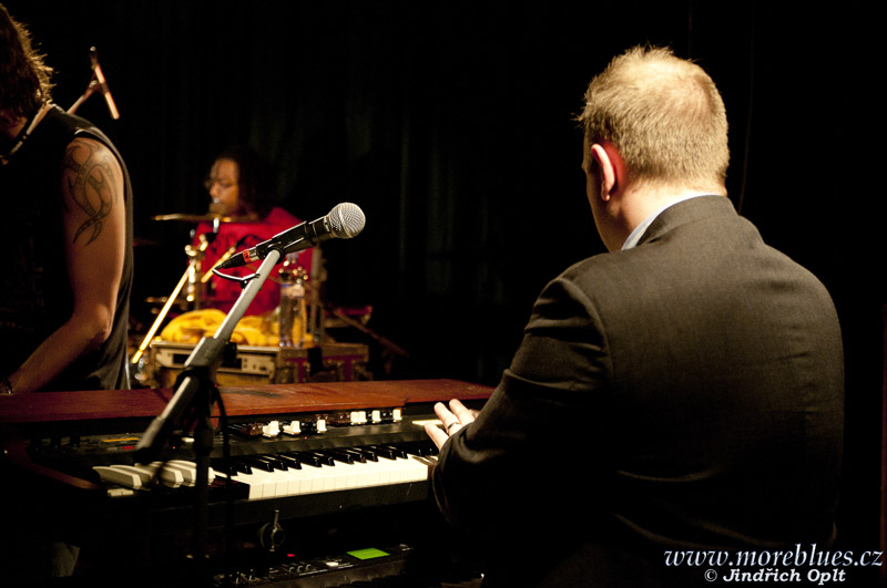 BERNARD ALLISON GROUP_071
