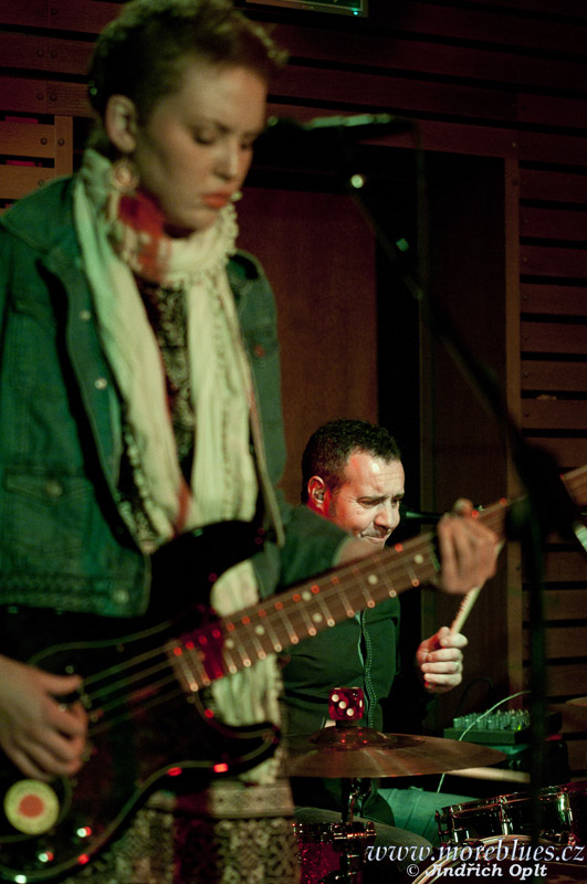 GIRLS WITH GUITARS_17