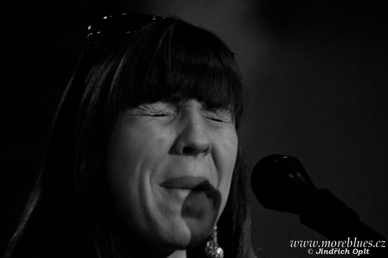 GIRLS WITH GUITARS_28
