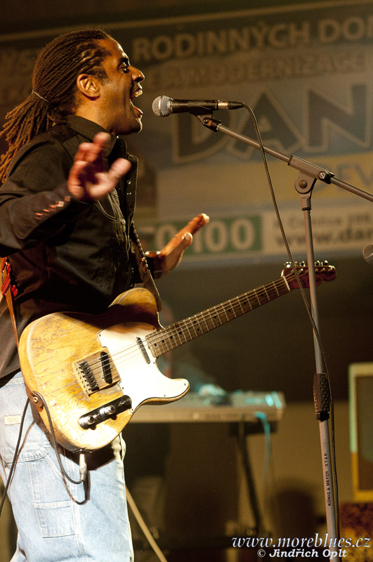 KENNY NEAL_26
