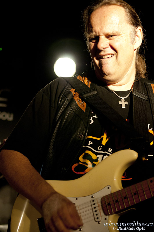 WALTER TROUT_087