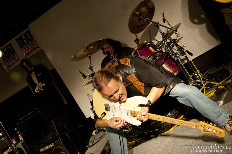 WALTER TROUT_113