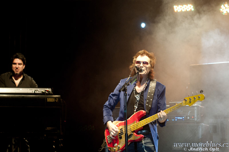 BLACK COUNTRY COMMUNION_08