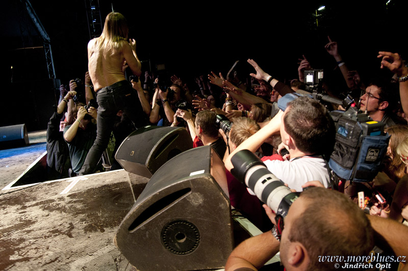 IGGY POP & THE STOOGES_54