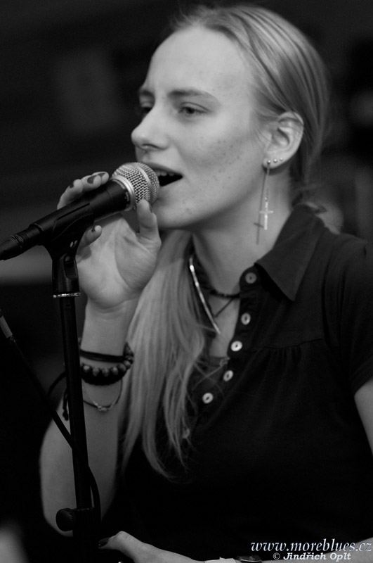 JUICY BAND_02