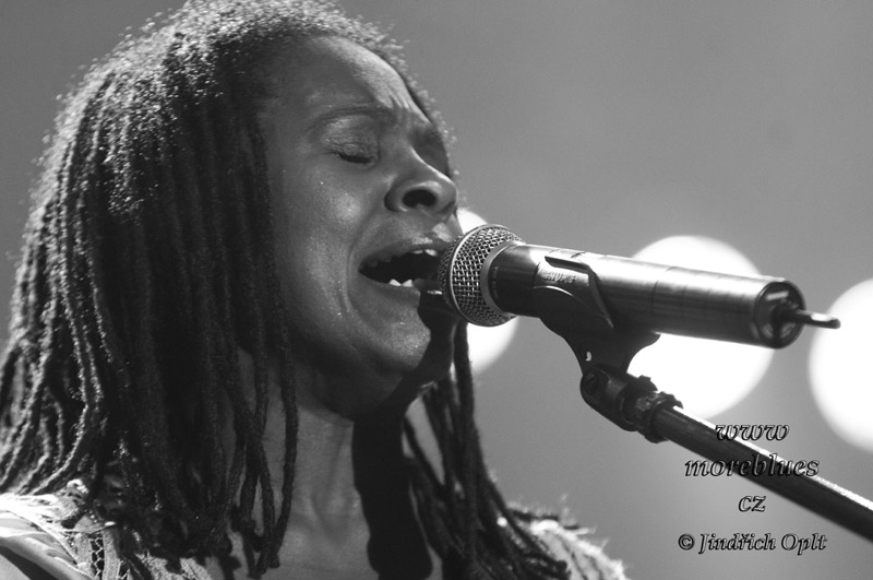 Ruthie Foster_008