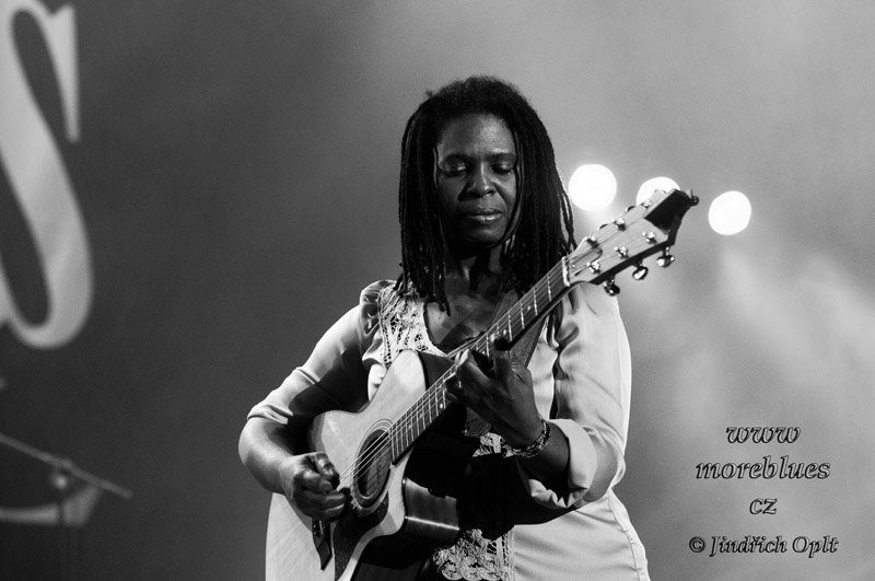 Ruthie Foster_076