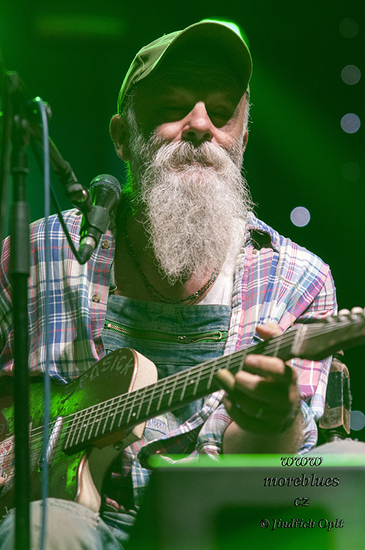 SEASICK STEVE_11