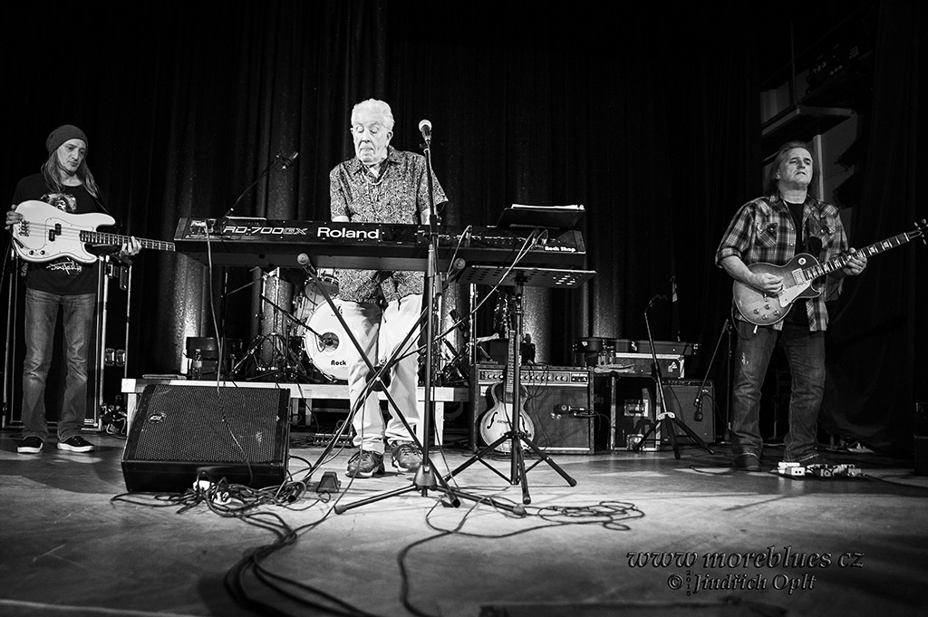 JOHN MAYALL_033