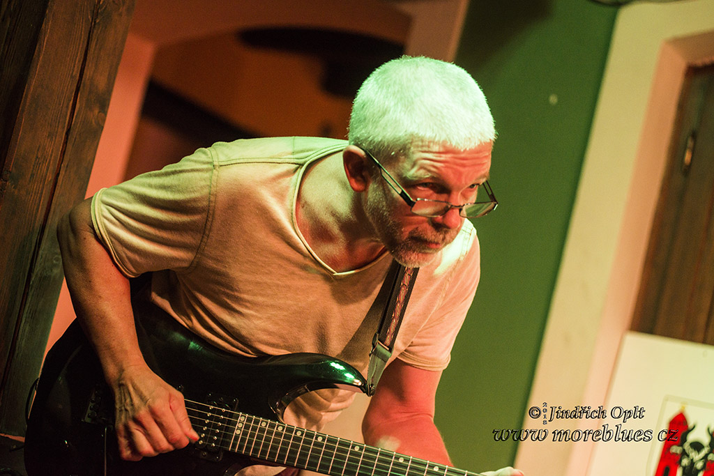 BLUES GROOVE_60