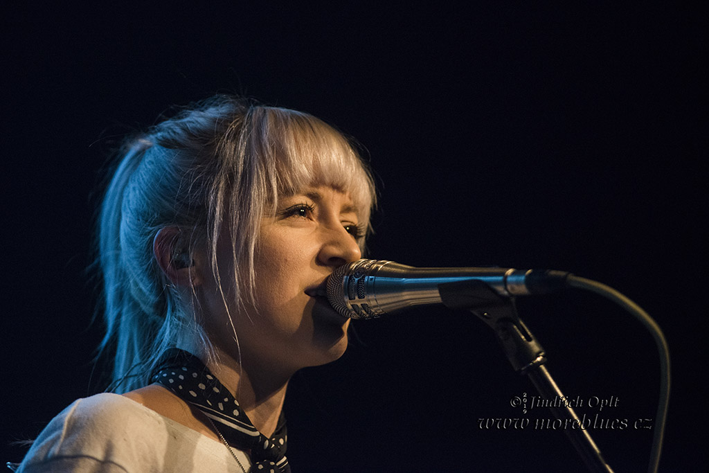 LARKIN POE_11