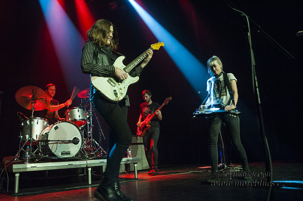 LARKIN POE_31