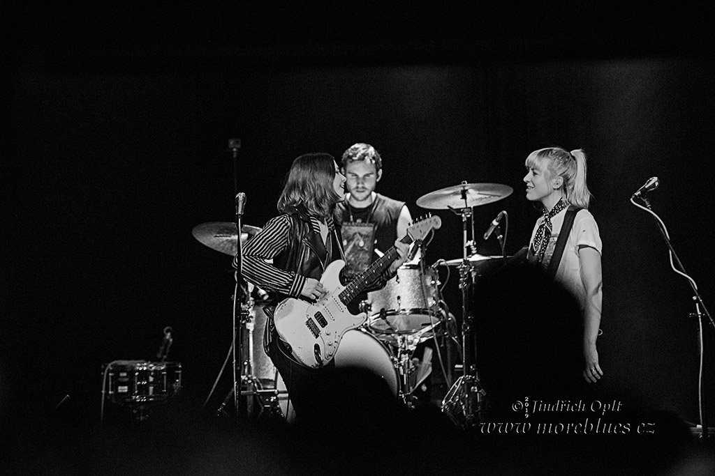 LARKIN POE_78