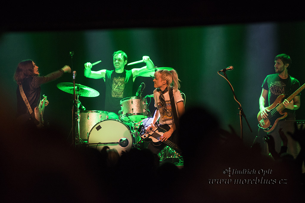 LARKIN POE_84