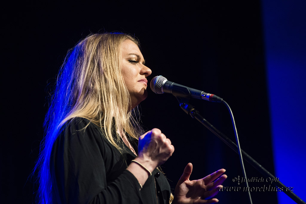 JO HARMAN_33