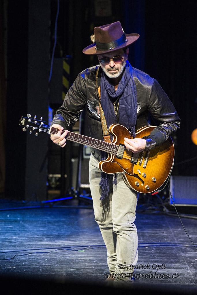 DOYLE BRAMHALL II_24