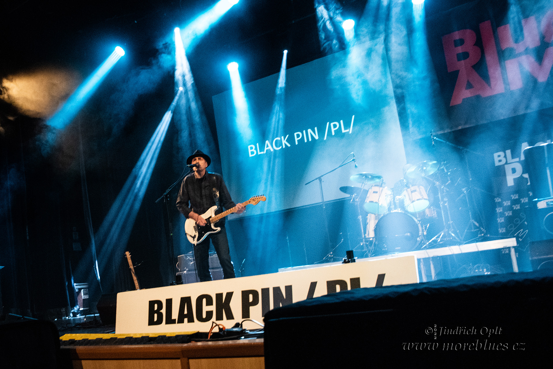 BLACK PIN_27