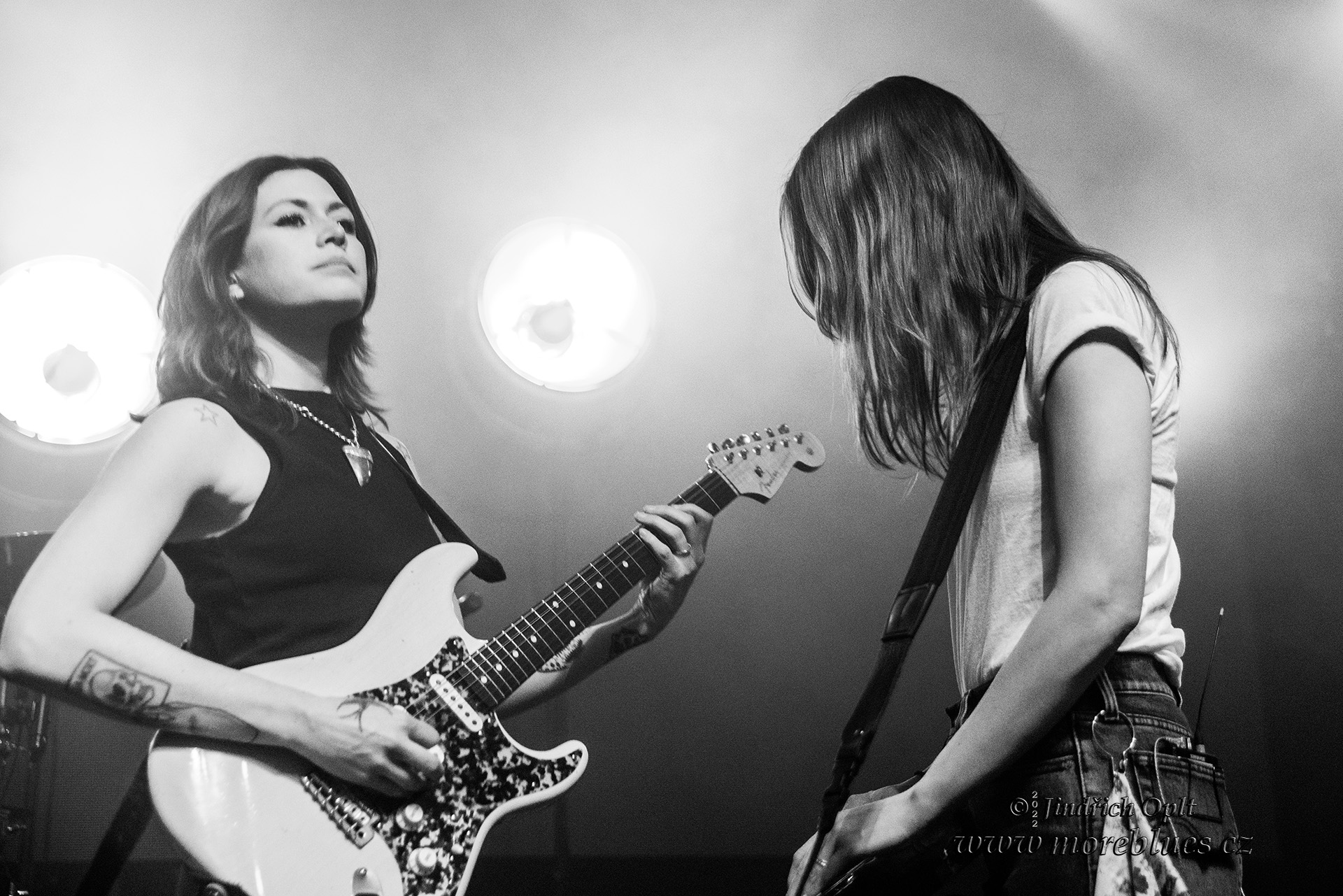 LARKIN POE_052