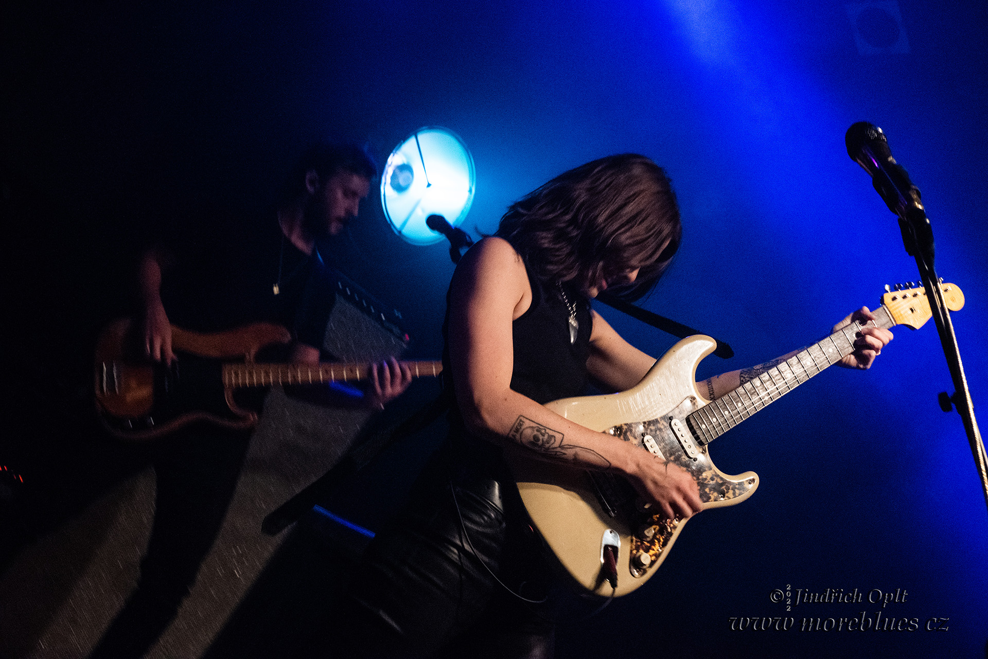 LARKIN POE_071