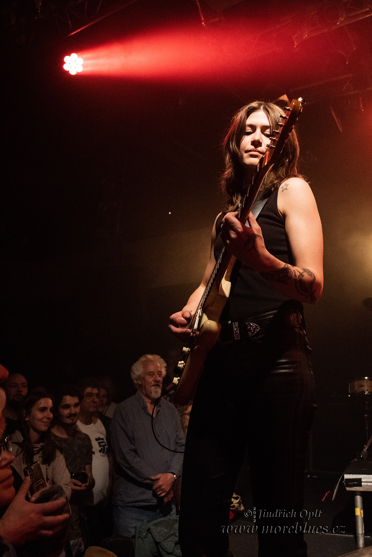 LARKIN POE_115