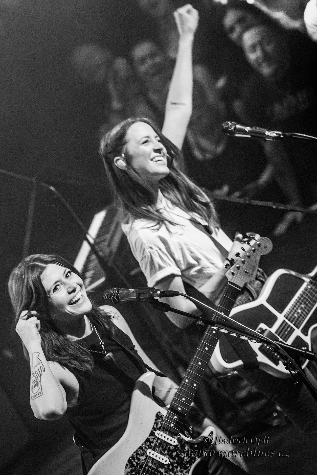 LARKIN POE_148