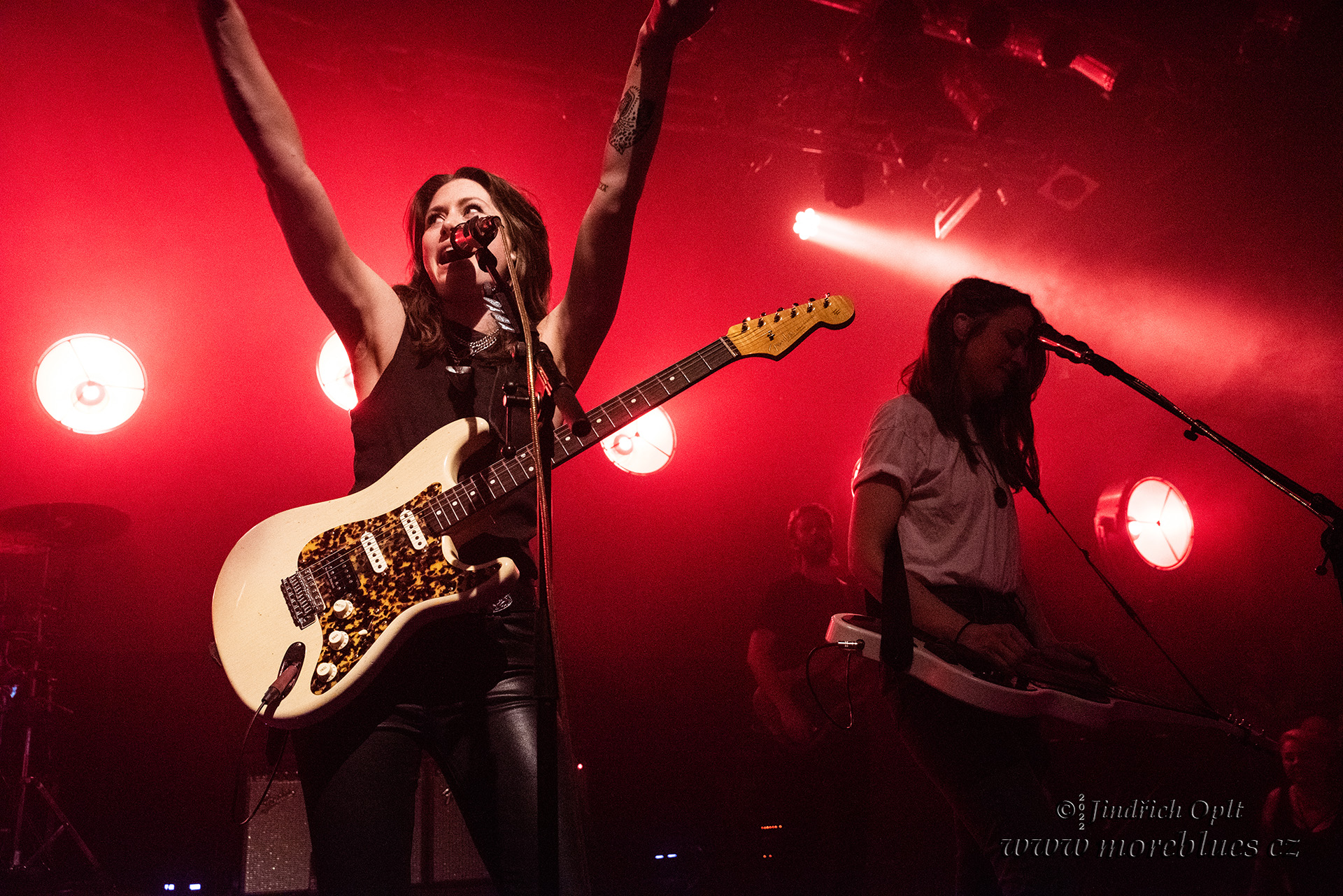 LARKIN POE_181