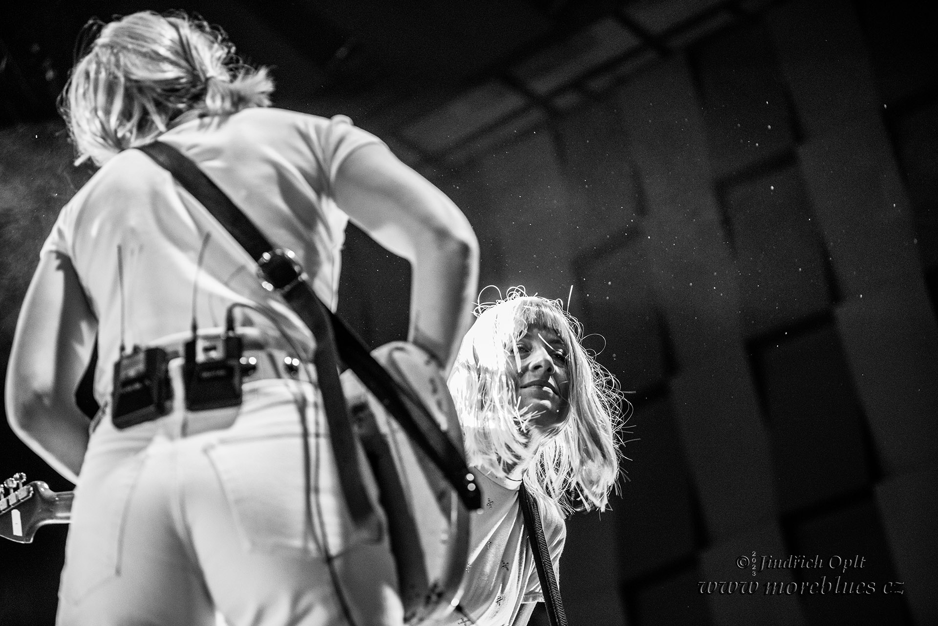 LARKIN POE_114