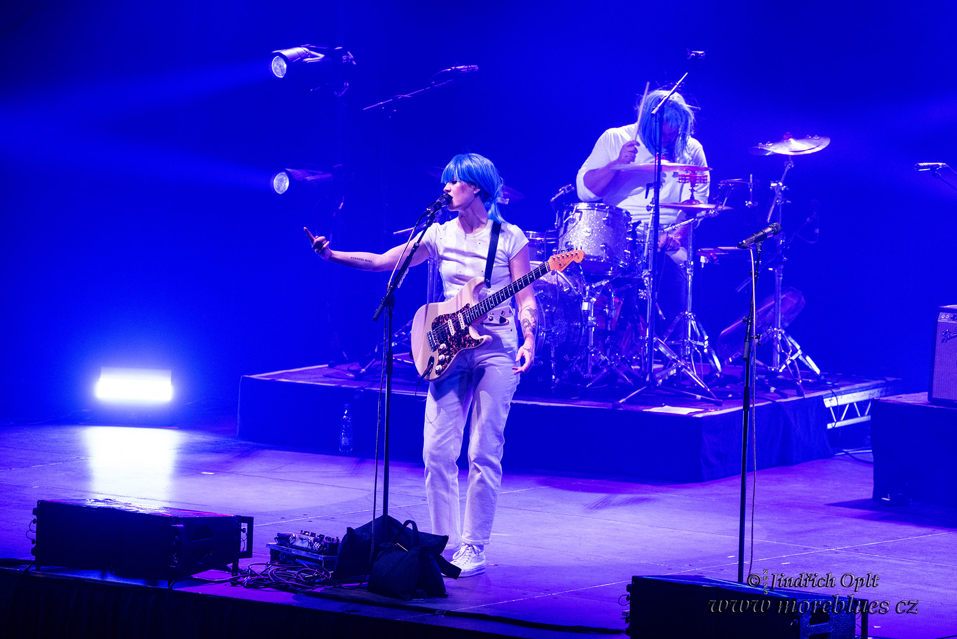 LARKIN POE_175
