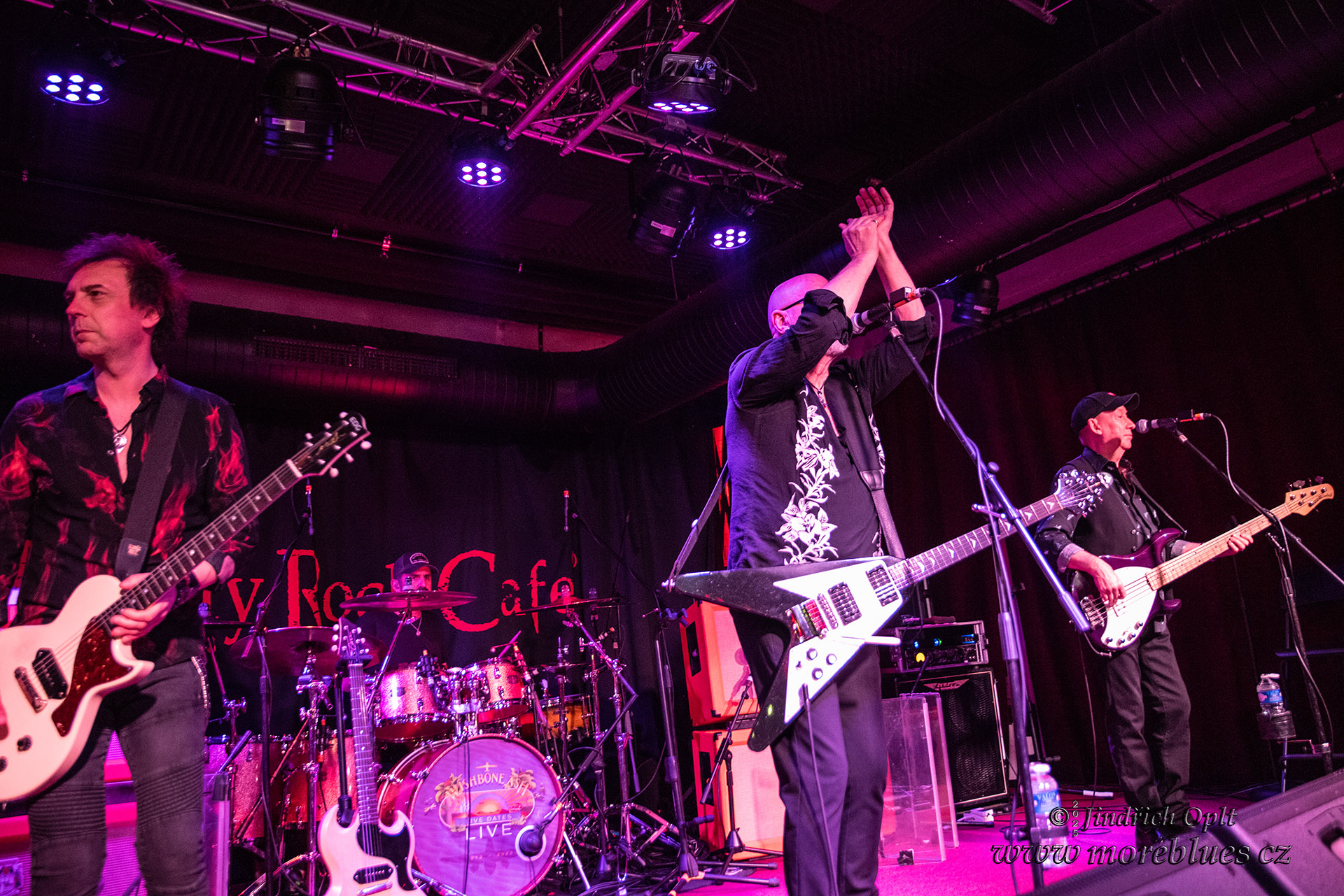 WISHBONE ASH_017