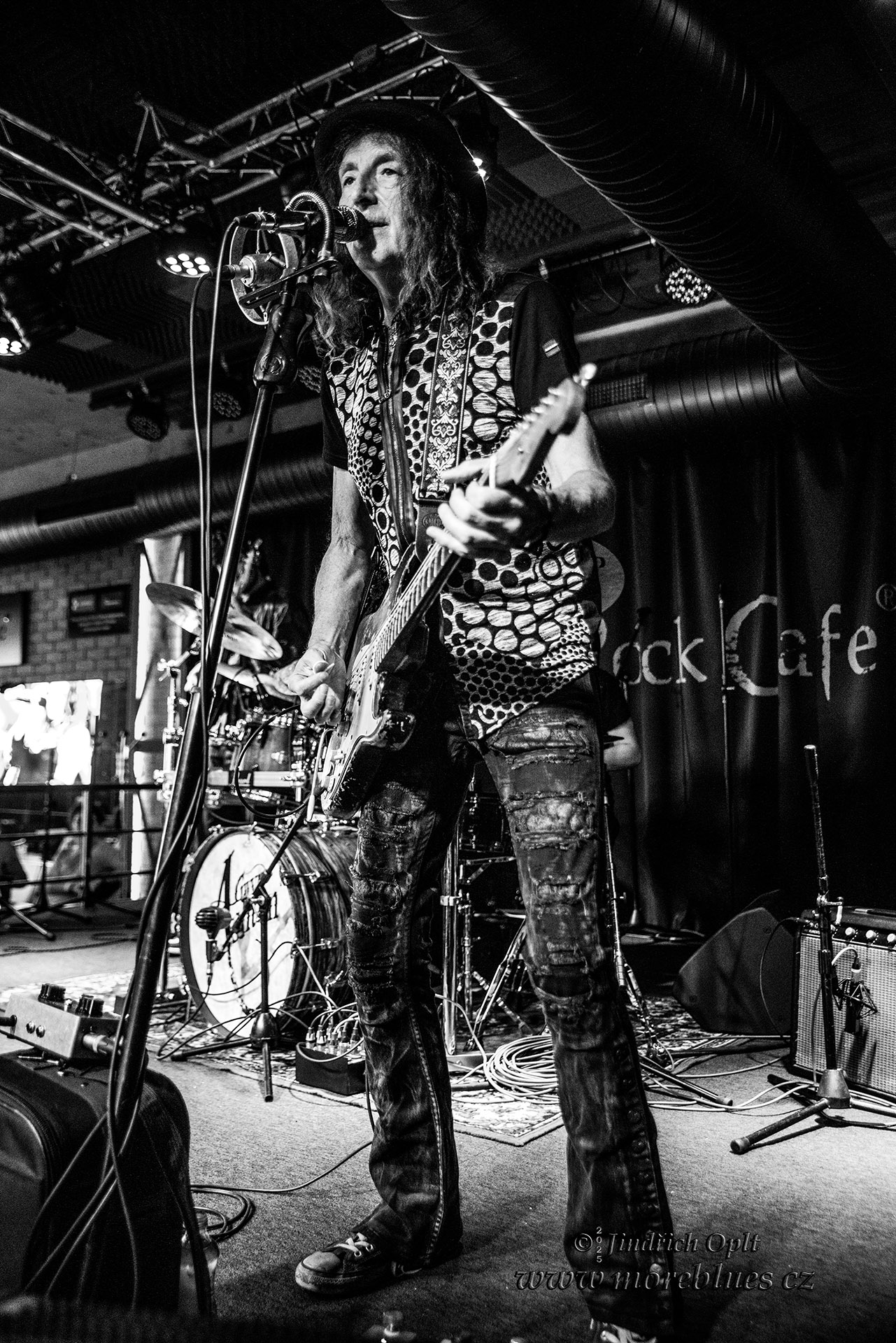 GWYN ASHTON TRIO_027
