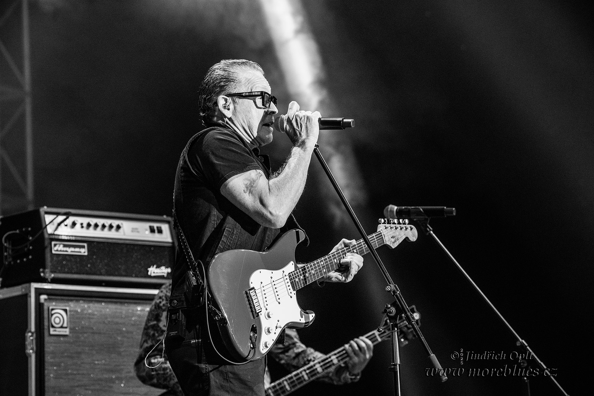 TOMMY CASTRO_02