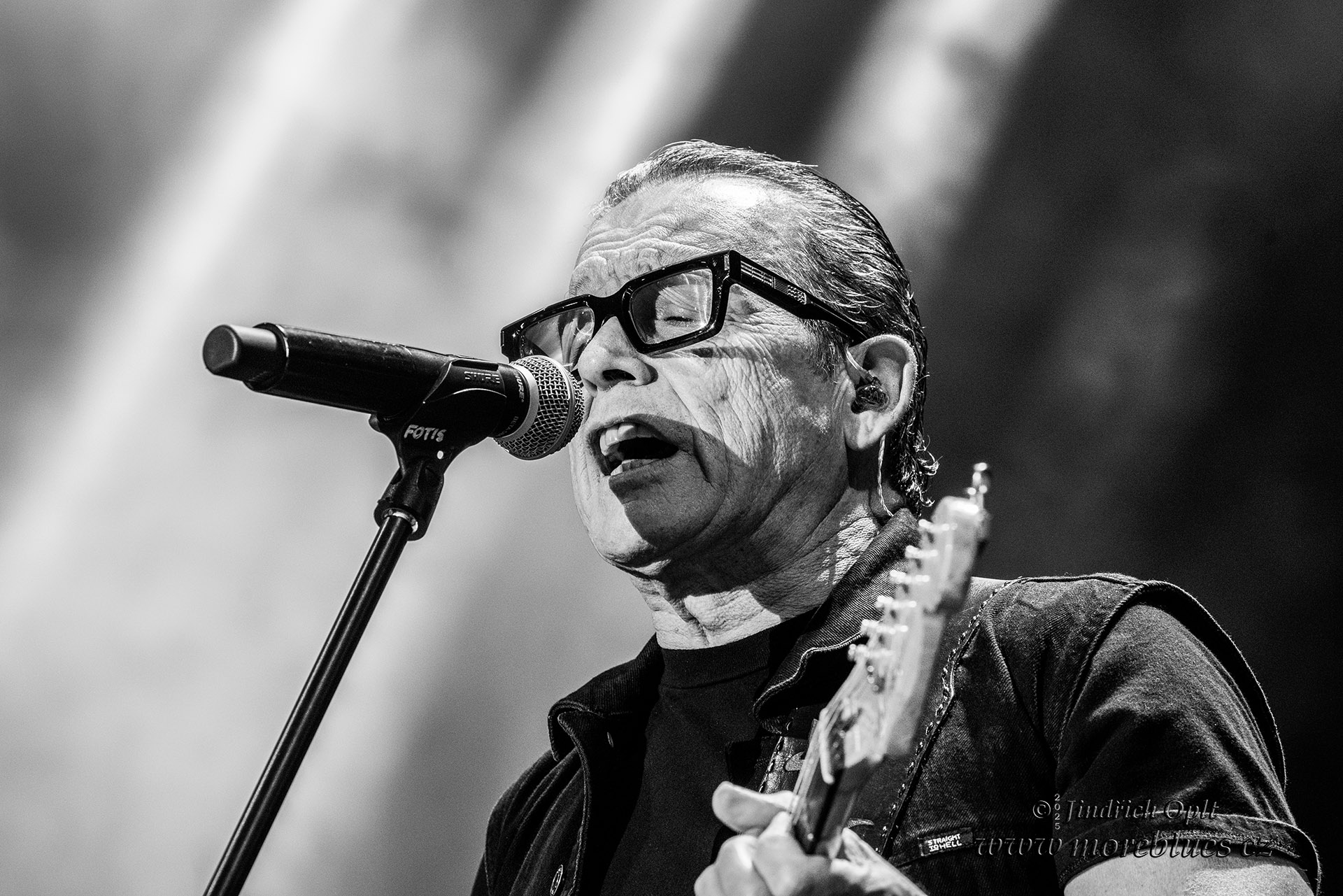 TOMMY CASTRO_18