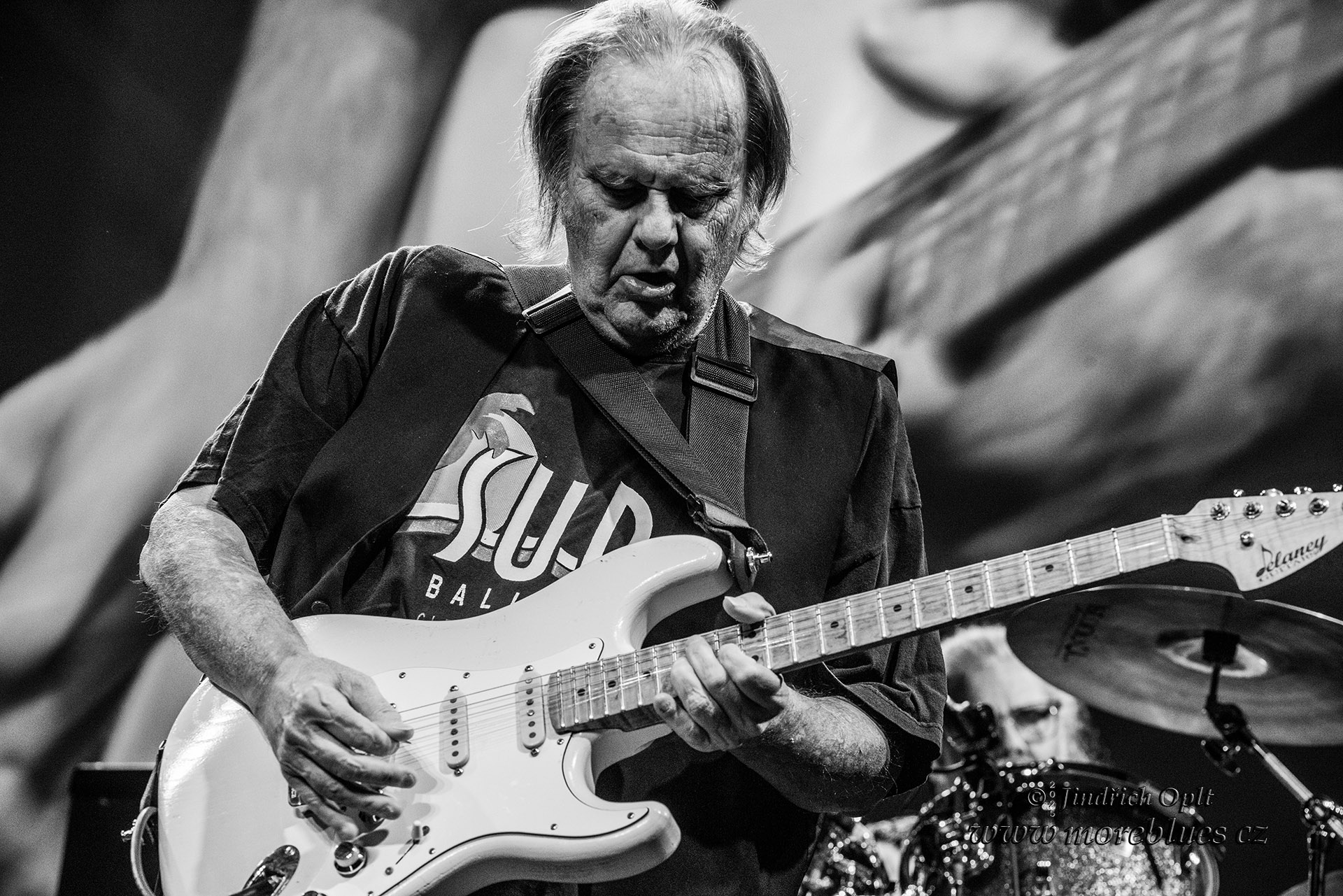 WALTER TROUT_082