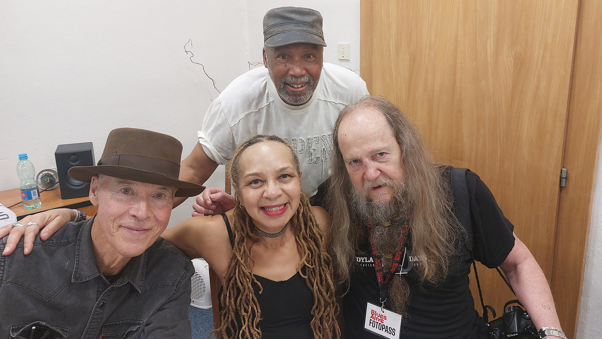 20251116_201759_crop